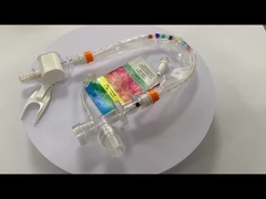 Kateter sedotan dekat dengan tabung berwarna bertingkat